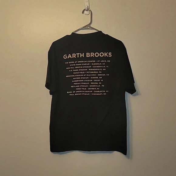 Garth Brooks Stadium Tour Men's Large short sleeve tee shirt black w/Gold LOT A3 - Picture 5 of 5